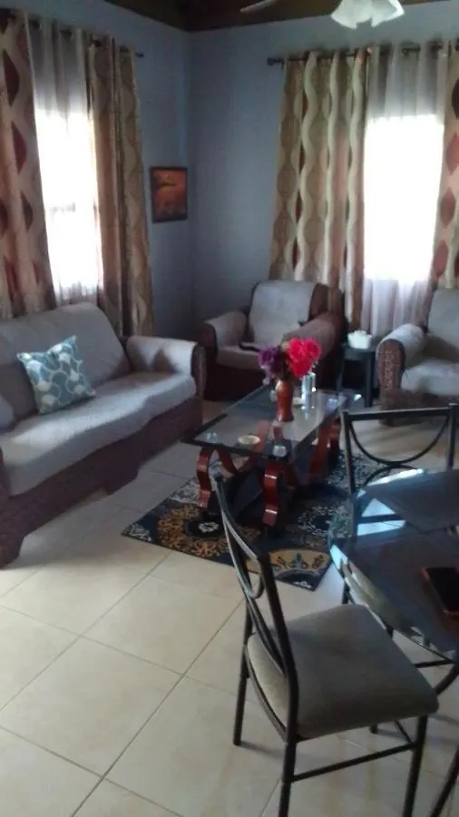 Harmony La Vista Villa Runaway Bay Holiday home