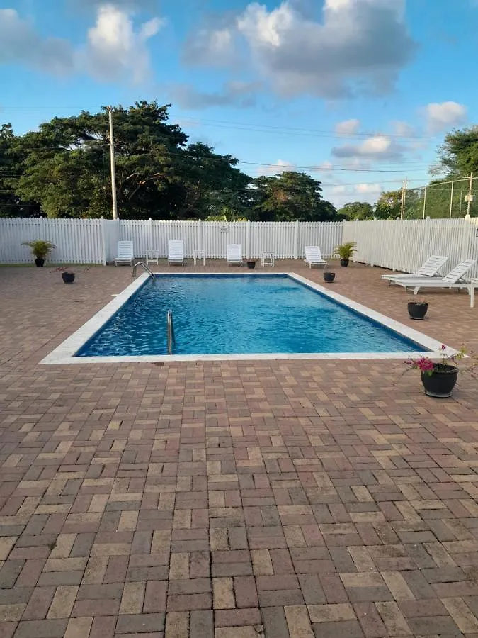 Harmony La Vista Villa Runaway Bay 0*,