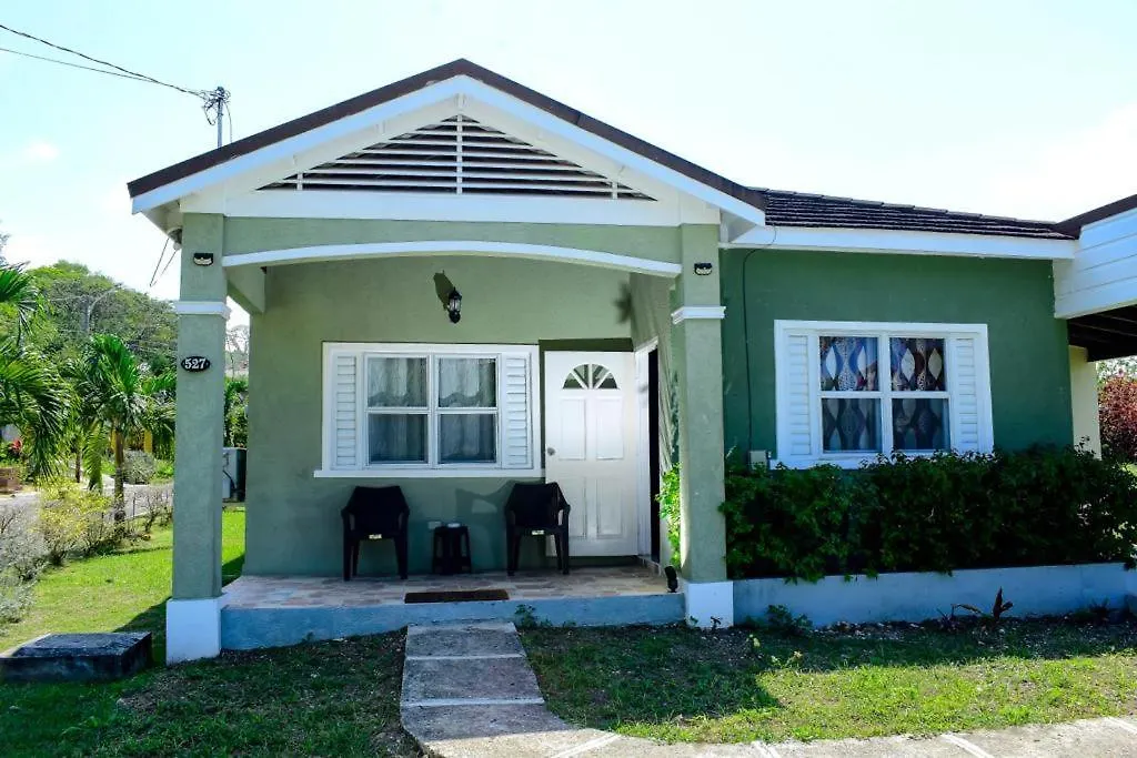 Harmony La Vista Villa Runaway Bay