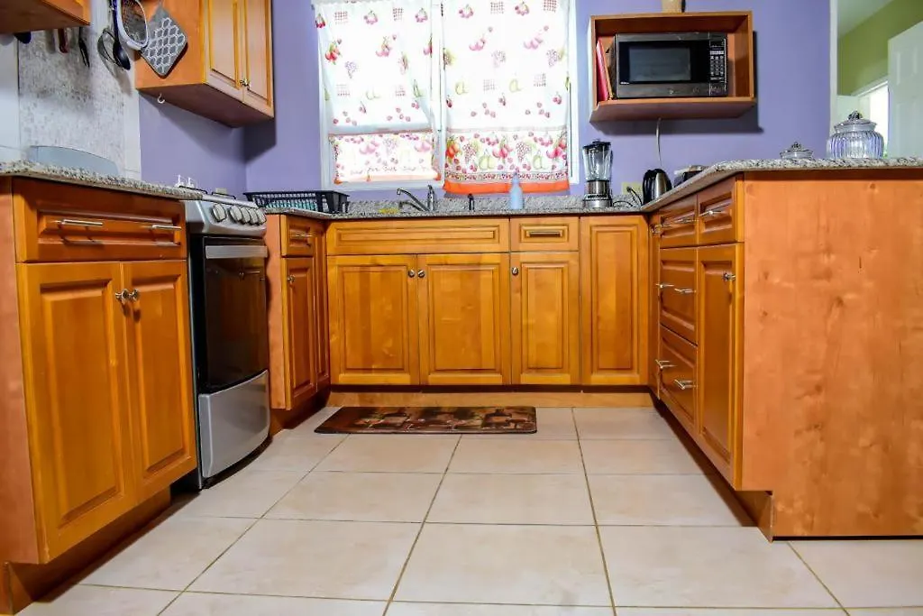 Harmony La Vista Villa Runaway Bay Holiday home